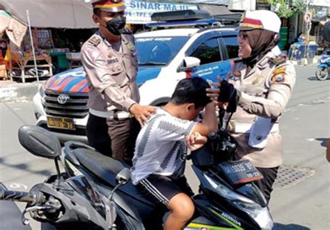 Naik motor ditilang polisi togel. 2024 gratis mahjong ways 2. Keluaran nomor cambodia hari.