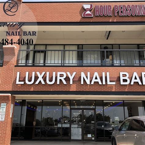 Nail salon denton. These salons have been put through a stringent review process (that includes customer reviews, ratings, service options, cost and more) to ensure that they are only the very best. These are the salons that you simply need to visit; whether you are looking for a new manicure, pedicure or even a little nail art! Best Nail Salons In Denton 