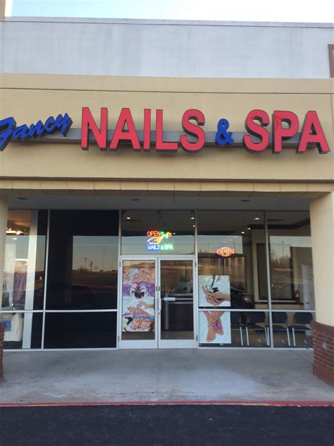 Sky Nails is a Nail salon located at 1721 W Kingshighway 