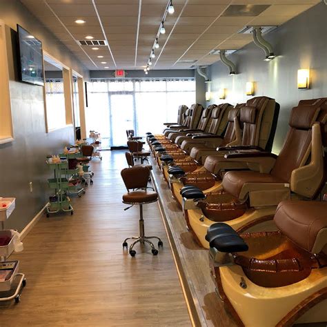 Rooted Salon, 124 Commerce St Suite 101 Kingsport, TN 37660 Dawn W Jan 4th, 2023 Services: Foot massages, Nail art, Polish removal, Nail painting, Nail polish changes, Waterless pedicures, Nail designs, Hand & foot massages, Pedicure, Exfoliation, Nai .... 
