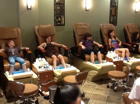Nails Talk Spa Salon is your go-to Nail Salon in Glen Ellyn. We’re co