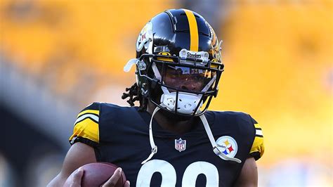 Najee harris fantasy team names. In Week 11 last year against the Cincinnati Bengals, Harris put up a season-high of 23.6 fantasy points, with these numbers: 20 carries, 90 yards, 2 TDs; 4 receptions, 26 yards. In Week 17 versus the Baltimore Ravens, Harris had another strong showing with 18.3 fantasy points, thanks to 22 carries, 111 yards; 2 receptions, 12 yards, 1 TD. 