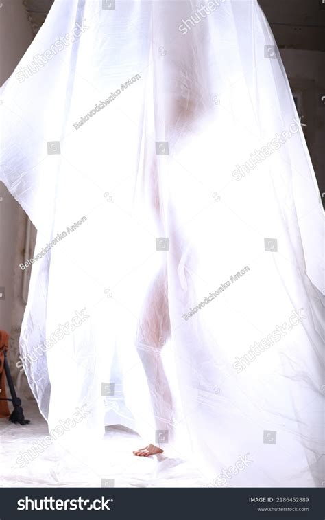 Naked girl from behind.  No OC posts. 9 million+ high quality stock im...