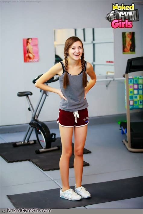 Sep 15, 2020 · Daring gym-goers and fitness enthusiasts are opting to work out in bicycle shorts that are strikingly similar to the color of human skin and give off a naked appearance. The nude fashion trend ... 