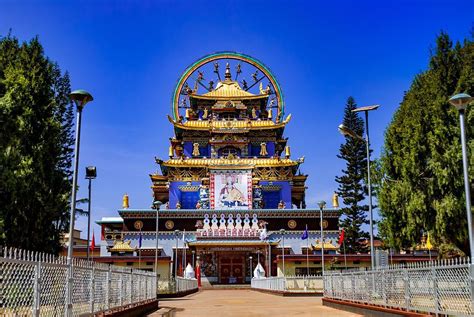 Namdroling monastery – Golden temple of Bylakuppe