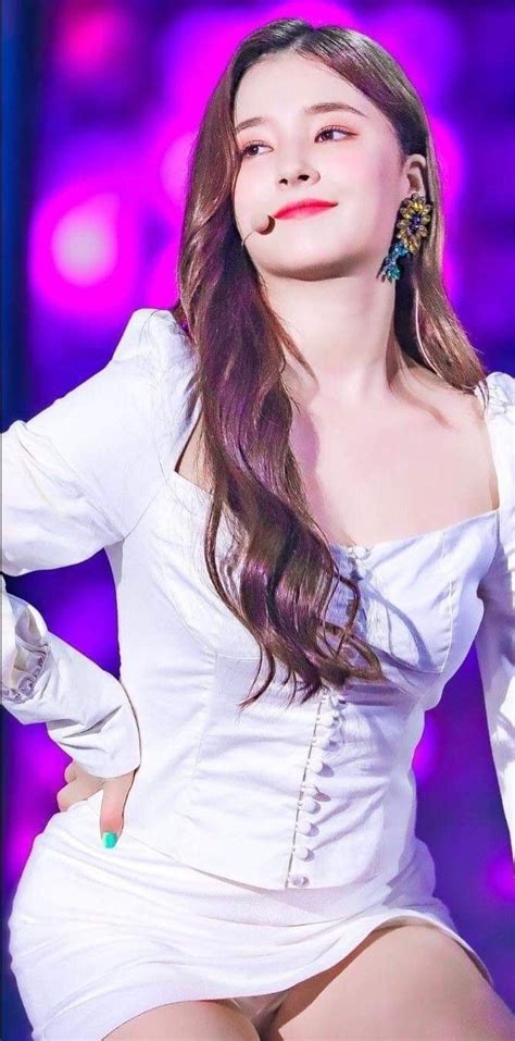 Nancy momoland tits. The 20-year-old Korean-American starlet, whose full name is Nancy McDonie, joined Momoland in 2016 as one of the seven winners of reality TV show Finding Momoland. 