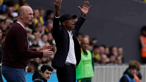 Nantes fires coach Kombouaré 4 four games from end of season