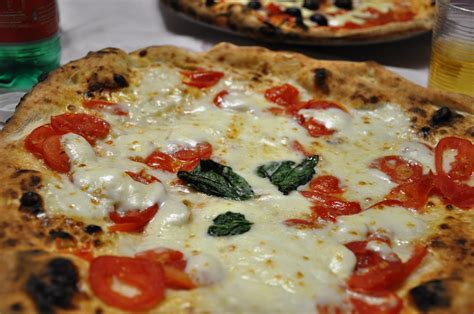 Naples italy pizza. 3g fresh brewer's yeast. 9g salt. In a large bowl, dissolve the yeast in the cold tap water, and then mix in about two-thirds of the flour with a big spoon until a creamy consistency is formed ... 