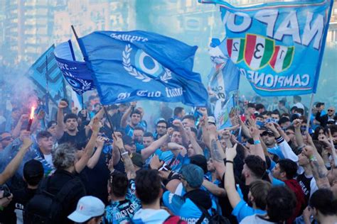 Napoli fans again prepare to celebrate Italian soccer title