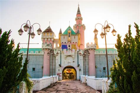 Nara dreamland. Jun 16, 2021 - Nara Dreamland is an abandoned amusement park in Nara. It was built in 1961 and is extremely inspired by Disneyland in California. 