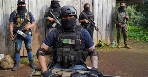 Narco bloc.  Their son Rub&eacute;n (El Menchito) was born SIGUENOS EN FA...