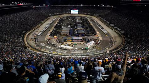 Nascar bristol starting lineup. The qualifying race lineups for Sunday’s inaugural Food City Dirt Race (3:30 p.m. ET on FOX, PRN and SiriusXM NASCAR Radio) in the NASCAR Cup Series were determined Thursday via a random draw ... 