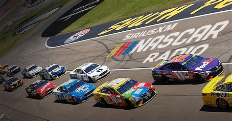 Motor Racing Network, or ‘MRN’ to our fans, is the primary source for NASCAR stock car racing and related radio programming. Our award-winning play-by-play coverage and ancillary shows are delivered via satellite to 600 radio stations nationwide and the American Forces Network.. 