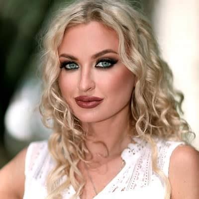 Natalie mordovtseva net worth. Natalie Mordovtseva from 90 Day Fiance recently got a glamorous makeover. She is known for her very curly hair. But, in a clip of the TLC star, she had a new hairstyle. She tamed her locks and went for a loose curls look. Natalie's makeup is also different from what viewers saw on the show. She looks stunning. 