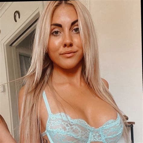 Nathasofie Leaks +18 🔥 70 Photos