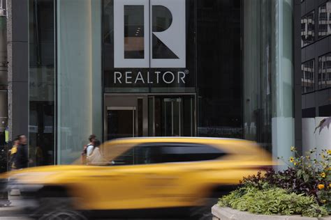 National Association of Realtors CEO resigns amid new legal pressures