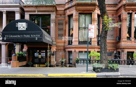 National arts club gramercy. Oct 12, 2016 · Founded by Edwin in 1888 and occupying an 1847 rowhouse with interior and exterior renovations by Stanford White, membership comes with park access, as does membership in the National Arts Club ... 