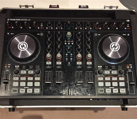 Native Instruments Traktor Kontrol S4 Mk2 Native Instruments Traktor Kontr Dj Controllers