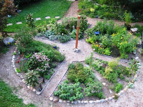 Native american gardens. Native American health focuses on the balance of a holistic physical and spiritual well-being. Disease is an imbalance, cured by the powers of nature and ... 