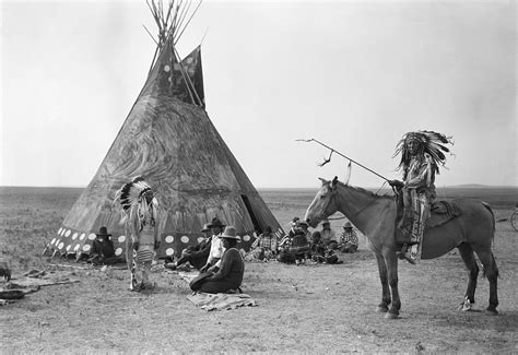 Other articles of clothing commonly seen on the plains included leather breechcloths in warm weather, and fur robes, caps, and headbands in cold weather. Native Americans also wore various types of headdresses. The eagle-feather headdress, sometimes referred to as a warbonnet, is the most recognizable of all Native American clothing.. 