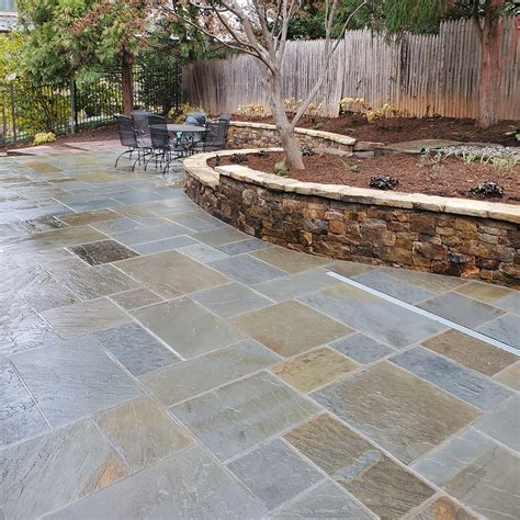 Natural Cleft Flagstone - Backyard Living