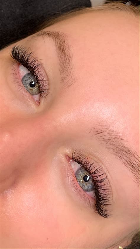 Aug 29, 2022 ... Hybrid lash extensions use a combination of "classic" and "volume" lashes to create fuller, more voluminous lashes compared to traditional lash.... 