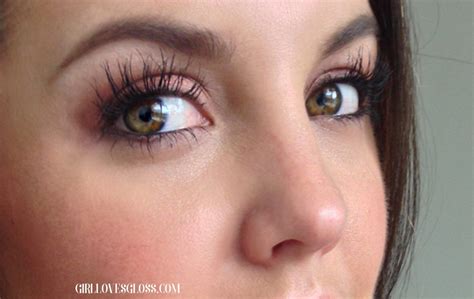 Natural long eyelashes. Jul 31, 2019 · Though lash extensions—if done by a skilled stylist—are generally low-risk, some risks are still there. “False eyelashes can increase the risk of eyelid and eye infections,” Dr. Distefano ... 