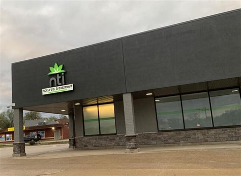 Medical and recreational dispensary providing numerous