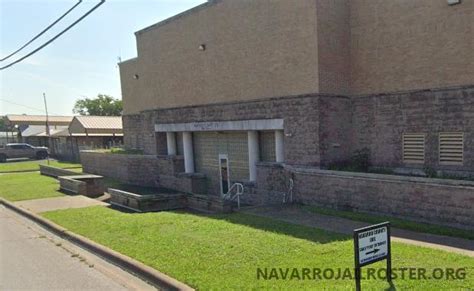 Any correspondence must be mailed to the inmate. Inmate Visitation. Visitation is conducted at the Navarro County Detention Center (7) seven days a week between the hours of 830am-11am and 12pm-4pm, excluding inmates that are temporarily housed in the holding cells. Inmates that are housed in population will receive (2) two visits per week, (30 ...