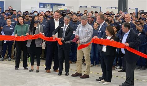 Navistar inaugura su planta en San Antonio, Texas Revista TyT