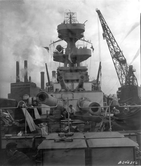 USS Tarawa, with the Brooklyn Bridge in the background. . Navsource