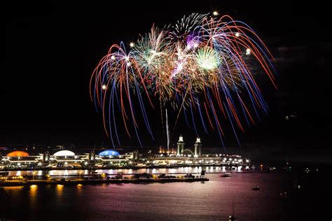 Navy Pier rings in new year with fireworks display