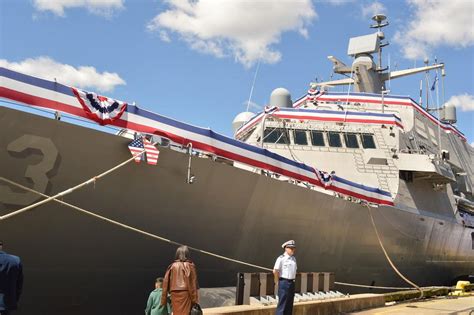 Navy commissions USS Cooperstown; honors war veteran players