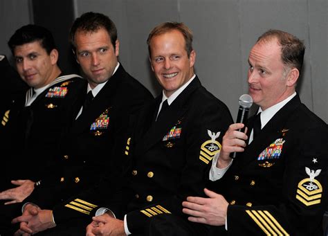 Navy seal pay. 11 Oct 2007 ... The Pentagon has paid more than $100 million in bonuses to veteran Green Berets and Navy SEALs, reversing the flow of top commandos to the ... 