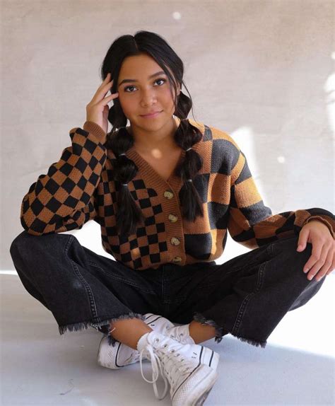 Nayvee nelson. NayVee Nelson is an American YouTube star and content creator who is known for being featured on the YouTube channel Not Enough Nelsons. Learn about her height, weight, age, boyfriend, family, biography and more. 
