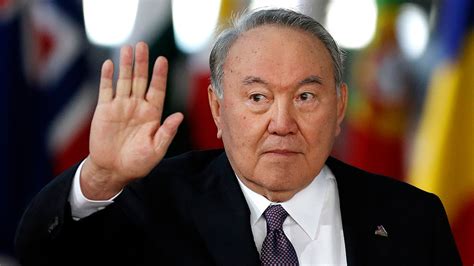 Nazarbayeva kvn kartlarında oynayır