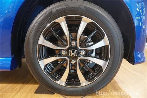 Nboxのタイヤサイズはいくつ カスタムはサイズが違う N Boxに5年乗った男が新型n Boxを評価するブログ