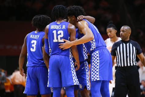 Ncaa joe lunardi. Joe Lunardi is back with his latest projection, which came out late on Friday night following the final few games. Obviously, Tennessee shifted down to the No. 2 line after their ugly loss to ... 