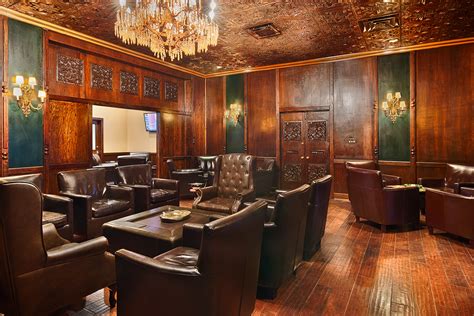 Nearest cigar lounge. If you’re planning a trip through Manchester T2, chances are you’ll have a layover. While layovers can be inconvenient, they don’t have to be boring. Manchester T2 has a variety of airport lounges that offer a comfortable and luxurious expe... 
