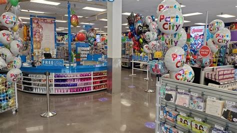 There are Party City stores located all across the United States. To find a Party Store location near you, click on the related link below. Tags New York Countries, States, and Cities Retail Stores. 