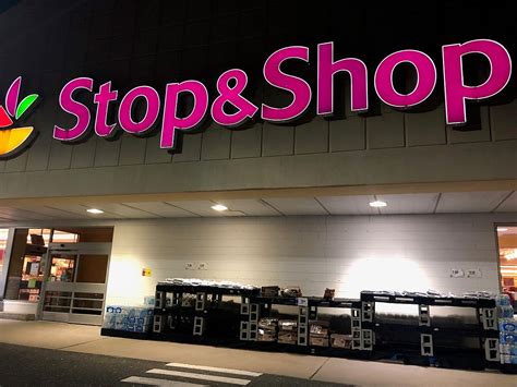 A neighborhood grocer for more than 100 years, Stop & Shop offers a wide assortment with a focus on fresh, healthy options at a great value. Stop & Shop's GO Rewards loyalty program delivers personalized offers and allows customers to earn points that can be redeemed for gas or groceries every time they shop.. 