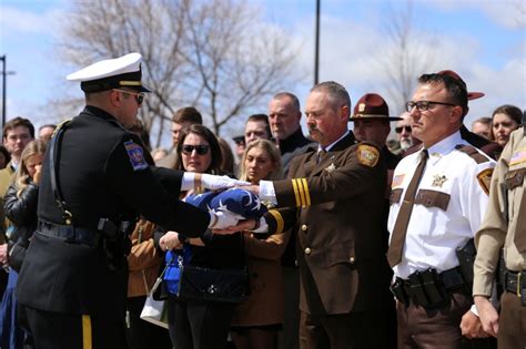 Nearly 4,500 pay respects to fallen sheriff’s deputy