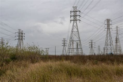 Nearly half of Texans not confident lawmakers did enough to fix power grid, poll says