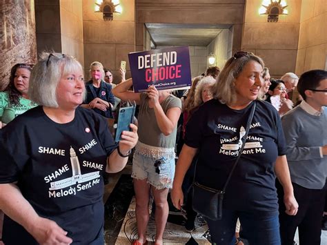 Nebraska lawmakers to begin 2nd round of debate on abortion