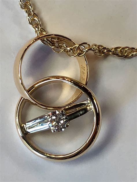 Necklace ring. Dec 11, 2021 ... Best to choose a soldered link chain of decent gauge. A parrot clasp is better than a ring bolt clasp. Avoid box chains and the like, they can ... 