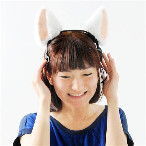 Called Necomimi (Japanese for "cat ears"), the ears are electroencephalography (EEG) devices, which basically means if they're put on your head they can figure out how you're feeling by reading the electrical signals produced by your brain. In other words, this is a toy that has the ability to read your mind, or at least figure …