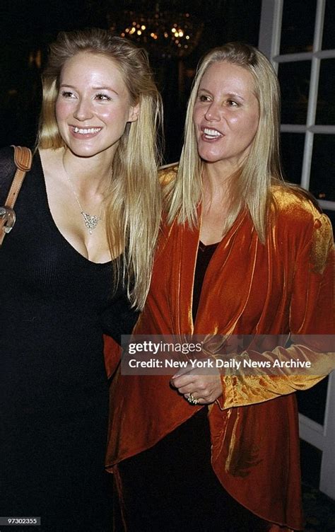 Nedra carroll. Nedra Carroll and Jewel attend Higher Ground for Humanity Benefit Gala on April 25, 1999 at the Henry Fonda Theater in Los Angeles, California. Ron Galella Archive - File Photos 2011 Jewel with her mother at the "Vogue Takes Beverly Hills," charity event where proceeds go to Higher Ground For Humanity co-founded by Jewel and Nedra... 