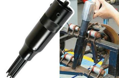 Reciprocating pneumatic tool, the motor of which is a reci