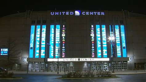 Negotiations between United Center concessions workers and Levy continue as Big Ten Tournament approaches