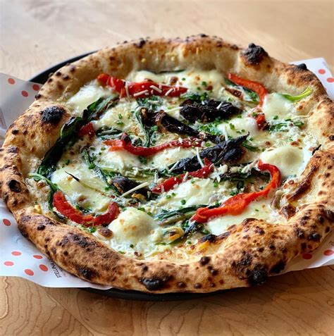 Neo pizza. 7 Neapolitan Pizza in London with True Italian Flavors. You’ll see throughout this guide a few Neapolitan pizza spots in London that I’ve mentioned in reviews and … 